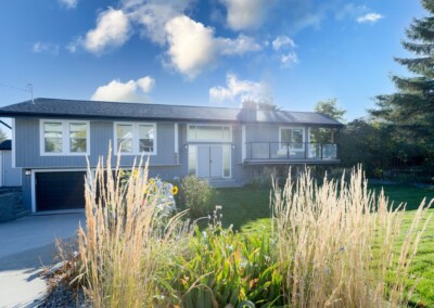 Front exterior of MacKenzie House, a three-bedroom lakeview vacation home in Peachland BC